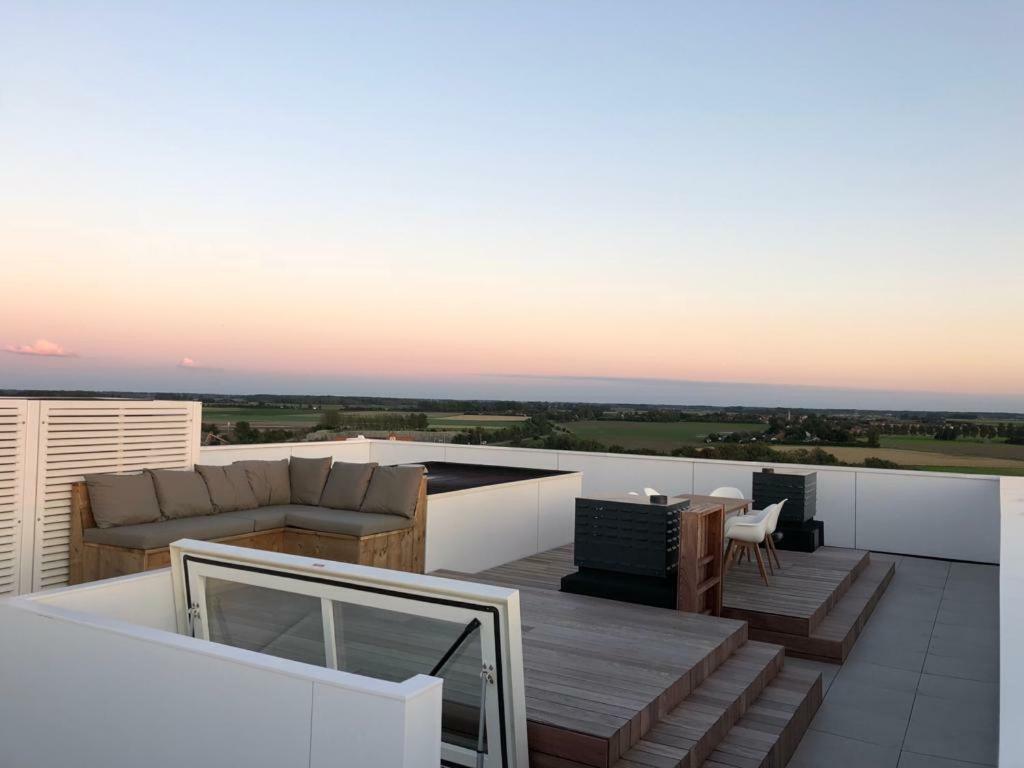 Penthouse In Badhuis Кадзанд Екстериор снимка